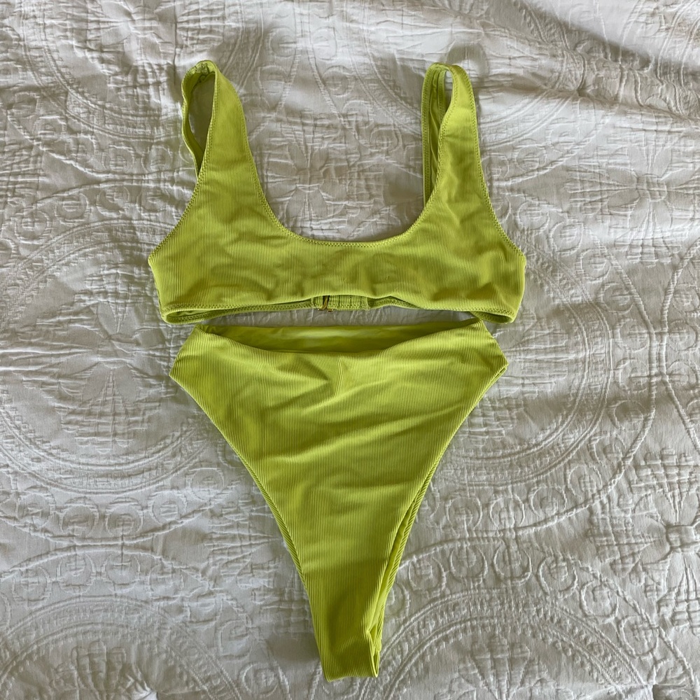 Vacancy Supply line green-yellow high waisted bikini